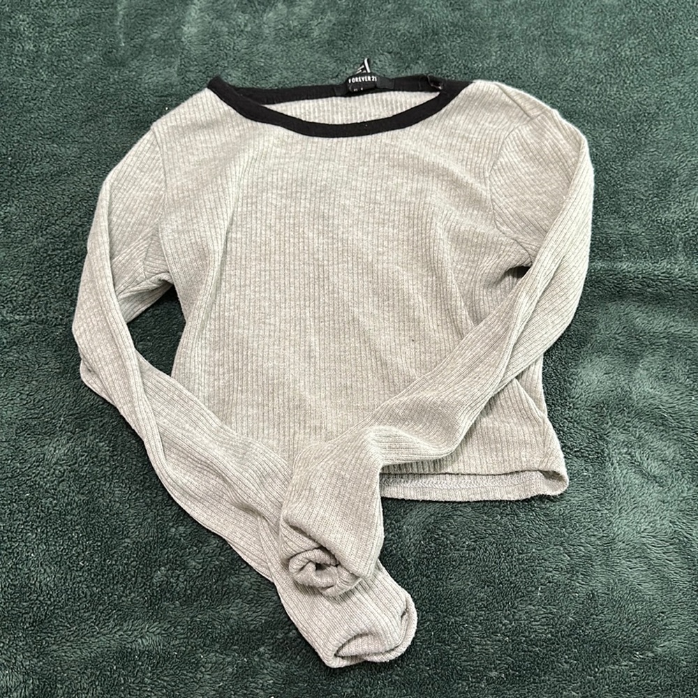 Grey crop top